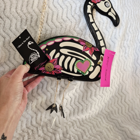 Betsy Johnson Dark Sugar Skull Skeleton Flamingo -Glows Crossbody bag NWT - Picture 3 of 14